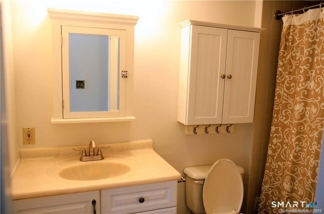 Building Photo - 127 Greyrock Pl