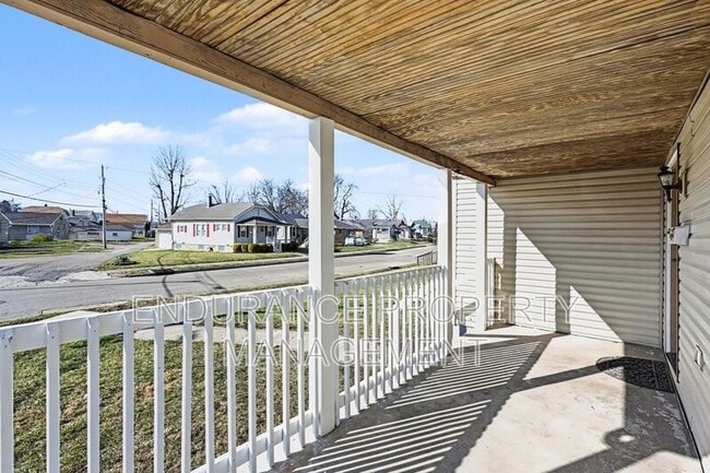 Building Photo - 2710 Hazel Ave