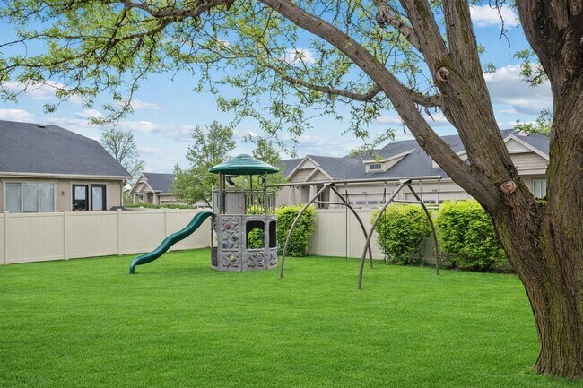 Building Photo - 720 E 1500 S