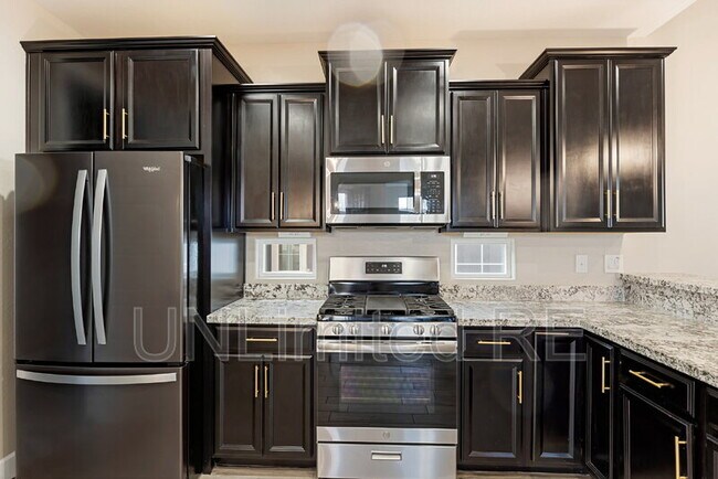 Building Photo - 1432 Varsity Dr