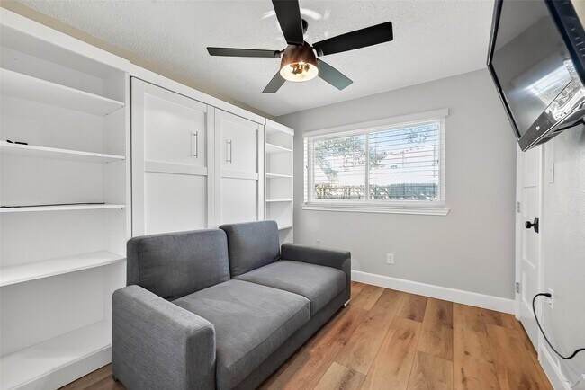 Building Photo - 21234 Park Willow Dr