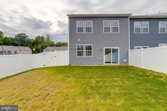 Building Photo - 148 Correri St
