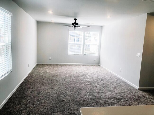 Upstairs Loft - 4536 Hoboken Way