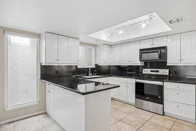 Building Photo - 5208 N 78th Way