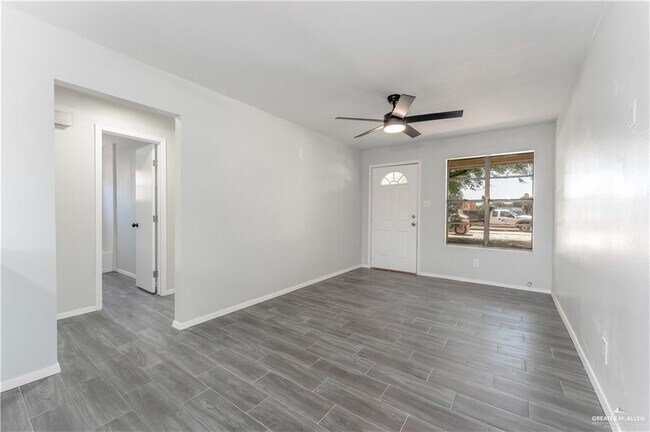 Building Photo - 25 Quince Ave