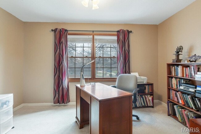 Building Photo - 2725 Timberline Dr