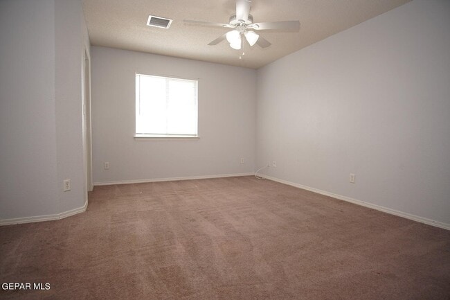 Building Photo - 3400 Blue Earth Ln