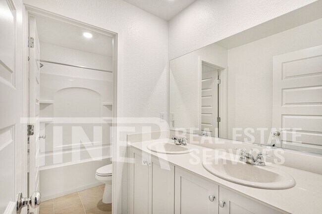 Building Photo - 8540 Anker Wy