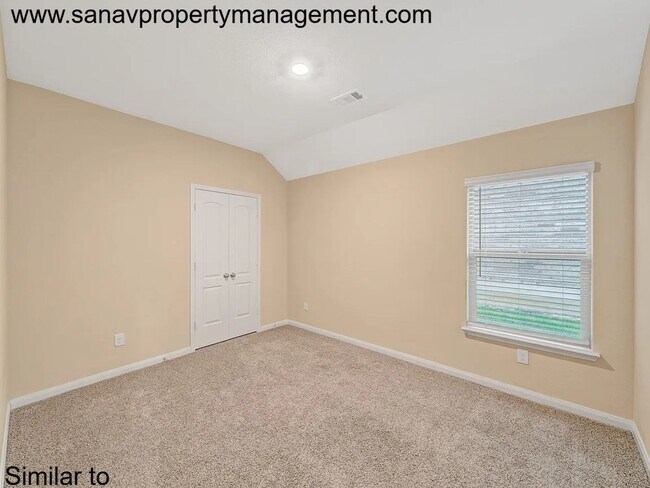 Building Photo - Welcome to Your Dream Home in the Heart of...
