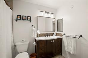 Building Photo - 3011 Yellowpine Terrace