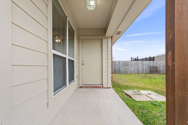 Building Photo - Perfect Family Home in China Spring ISD