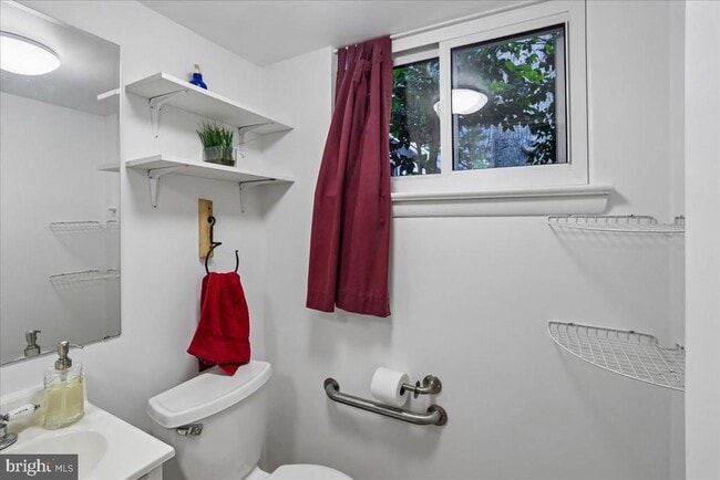 Building Photo - 1703 Tilton Dr