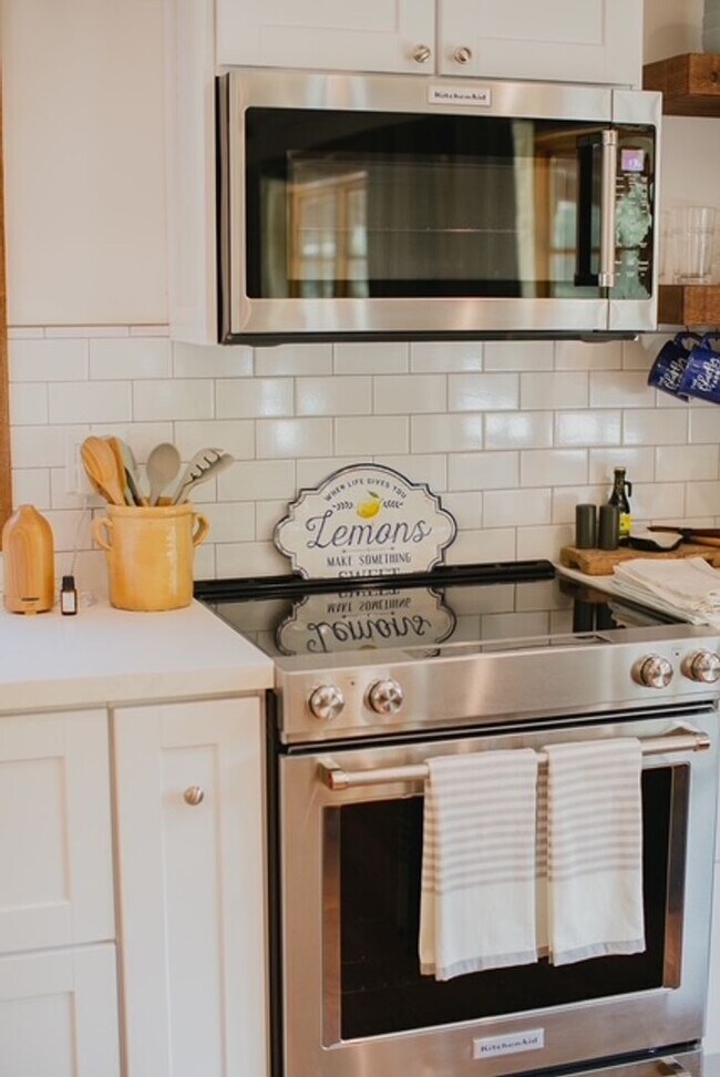 Building Photo - The Blue Pig Loft