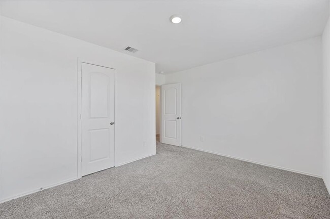 Building Photo - 21622 Violet Rdg Rd