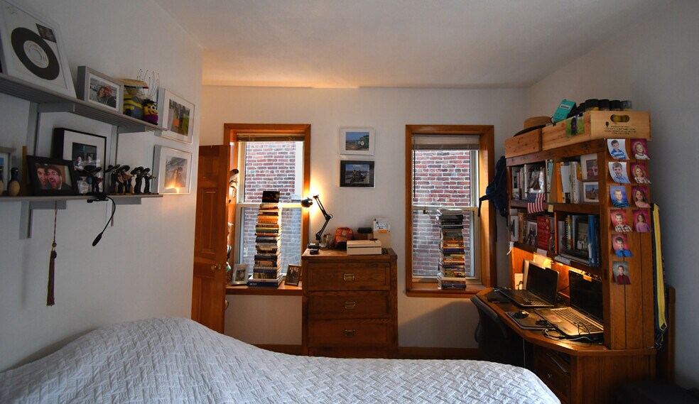 Building Photo - 374 North St