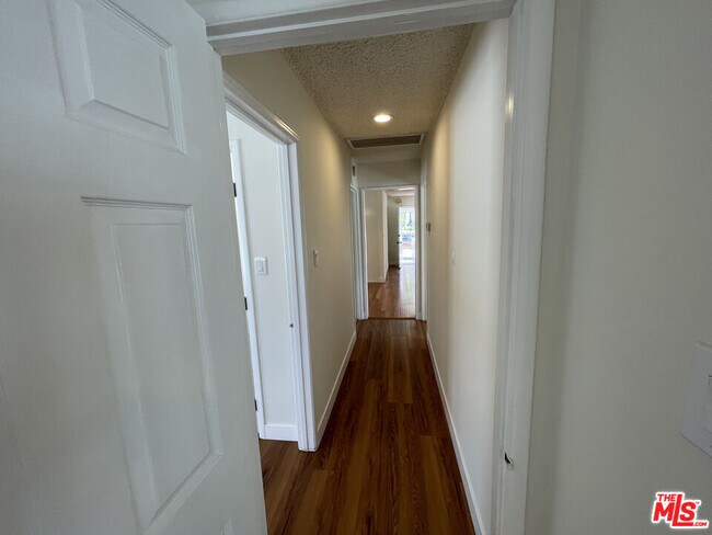 Building Photo - 10631 Tinker Ave