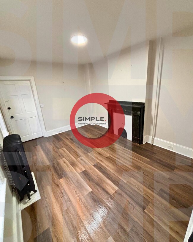 Building Photo - 340 S 5th St