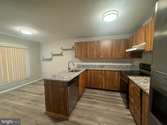 Building Photo - 9728 Summer Park Ct