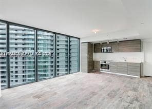 Building Photo - 650 NE 32nd St