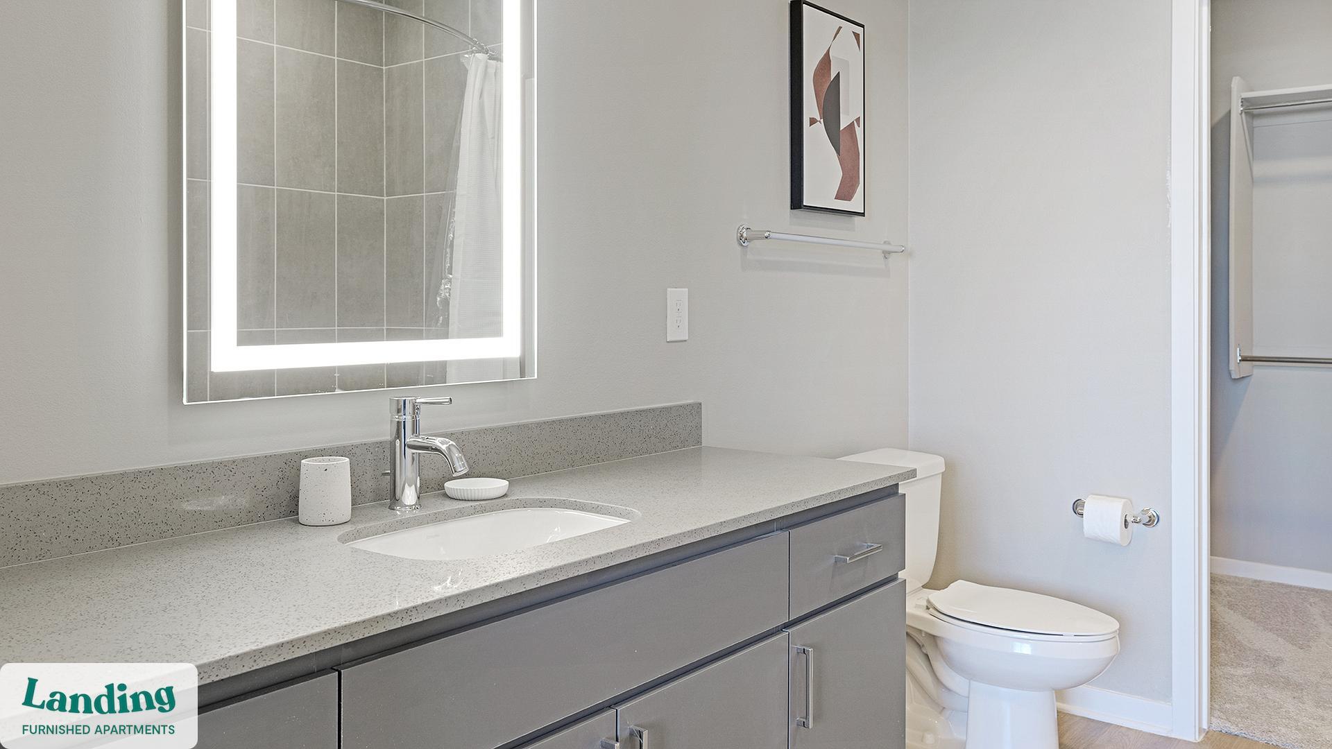 Building Photo - 402 W Lincoln St