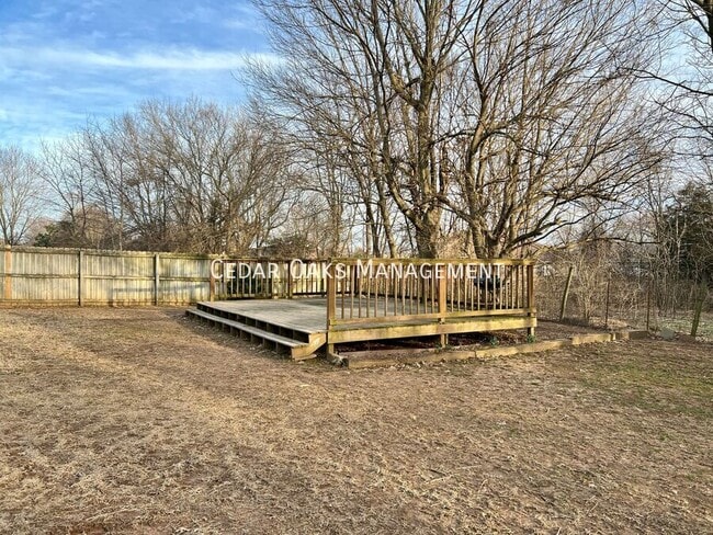 Building Photo - 503 Amy Ave