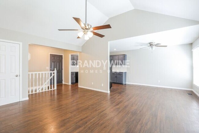 Building Photo - PARK HILL - 3+ BDRMS - 3 FULL BATHS AVAILA...