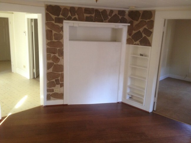 Building Photo - 1912-1916 Cedar Fork Dr