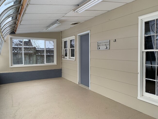 Building Photo - Charming Single Family Home