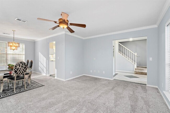 Building Photo - 9942 Villa Verde Dr
