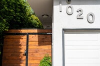 Building Photo - 1020 N Laurel Ave