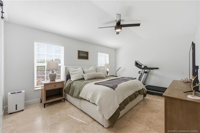 Building Photo - 1155 Lake Shore Dr