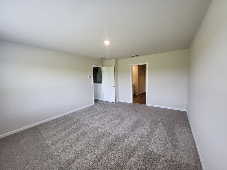 Master Suite - 250 Sope Creek Cir