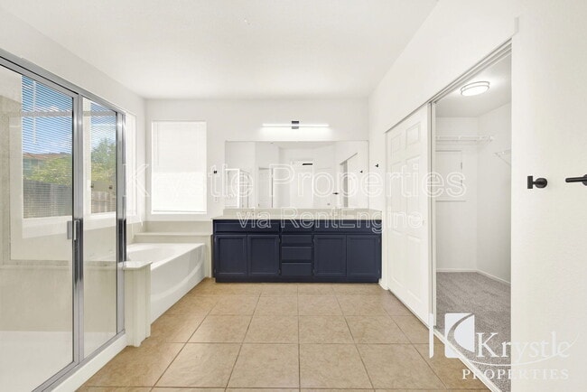 Building Photo - 35 Goldfinch Dr