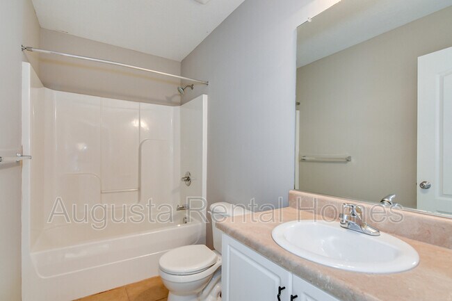 Building Photo - 733 Keyes Dr