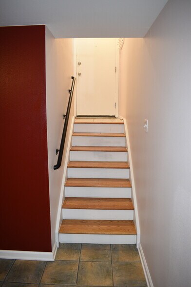 Building Photo - 12820 Willow Ln