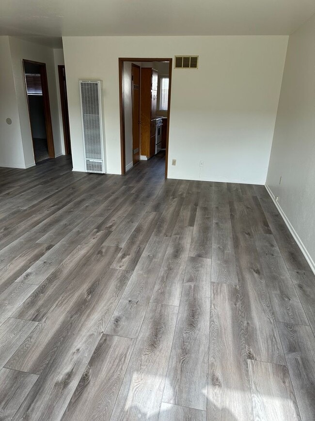 Building Photo - Cute 2 Bd 1Ba Unit NE Santa Maria