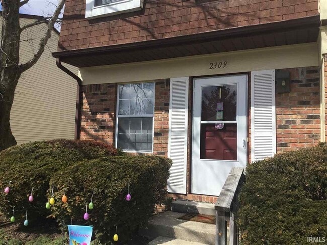 Primary Photo - 2309 S Burberry Ln