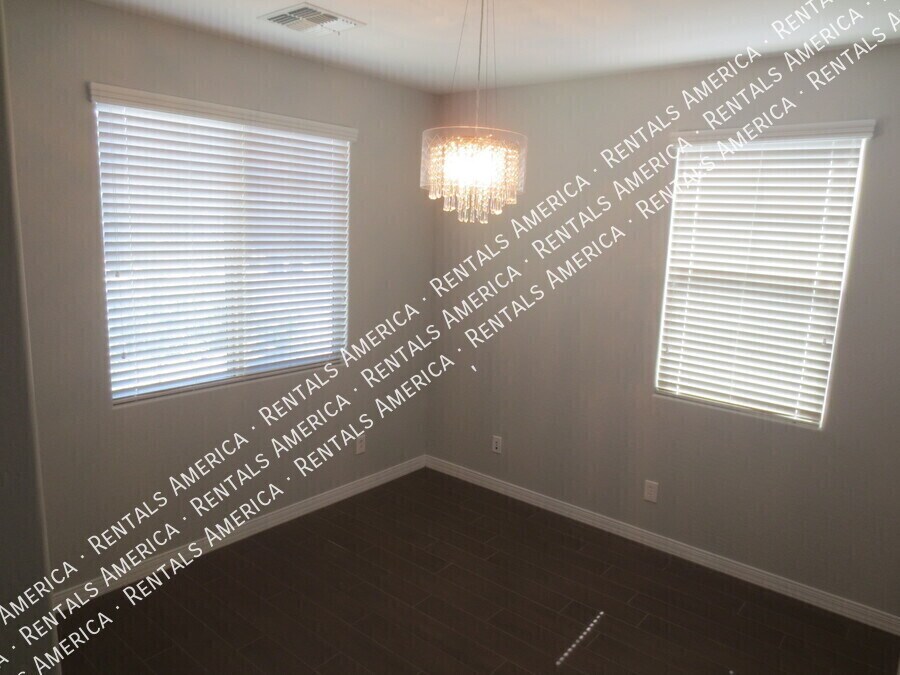 Building Photo - 3636 E Lodgepole Dr