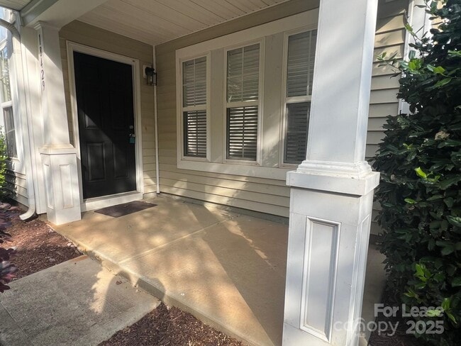 Building Photo - 18429 Streamline Ct