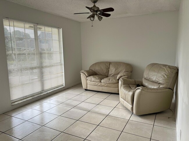 Building Photo - 1174 The 12th Fairway