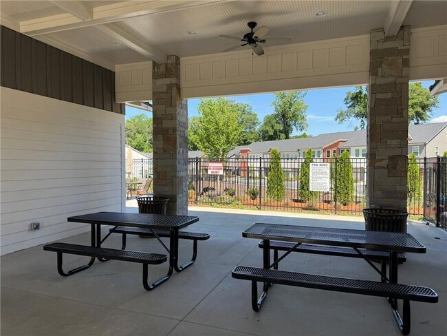 Building Photo - 1605 Aeslin Dr NW