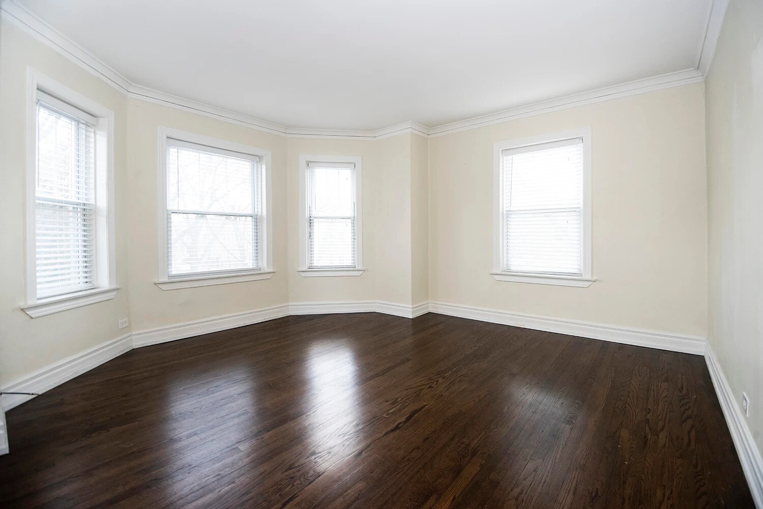 Building Photo - 3704 N Hoyne Ave