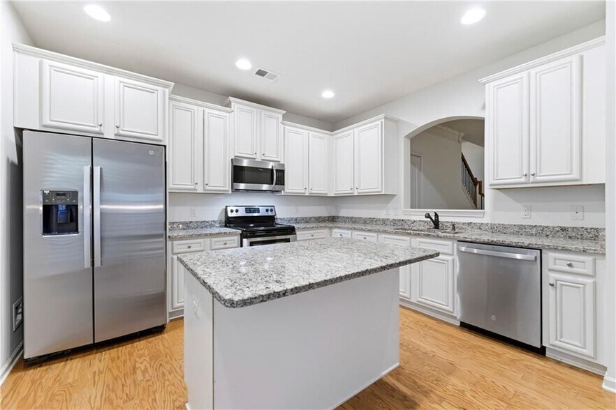 Building Photo - 413 Village View