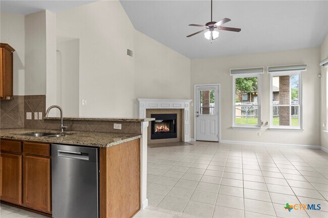 Building Photo - 5621 Bedrock Dr