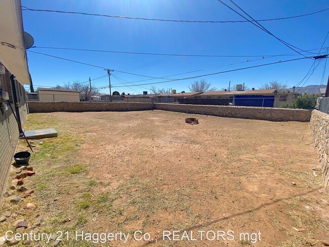 Building Photo - 3 br, 1.5 bath House - 9211 Montgomery
