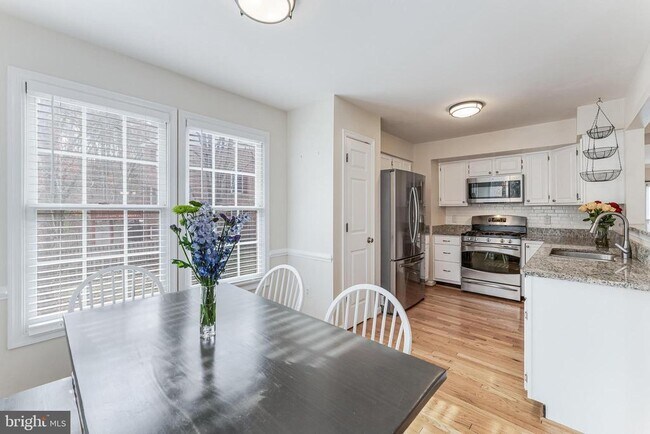 Building Photo - 12165 Abbey Glen Ct