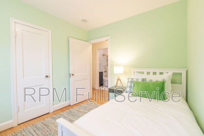 Building Photo - 2602 Acklen Ave