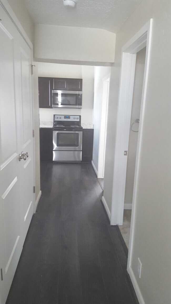 Building Photo - 6th Street, LLC