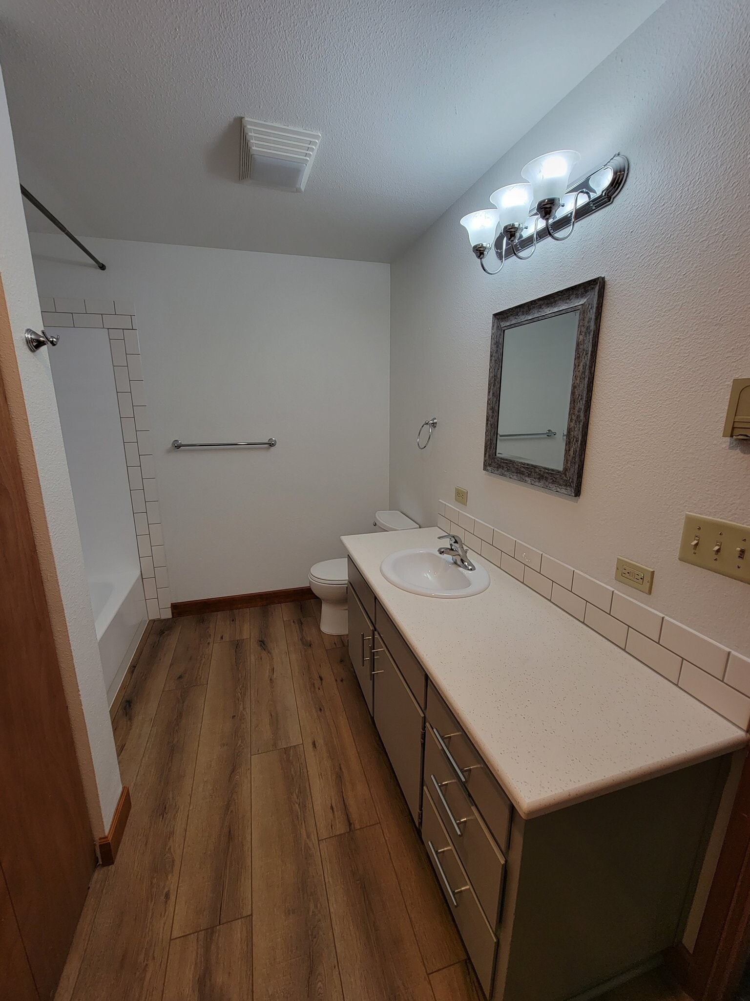 Building Photo - 2204 Assumption St