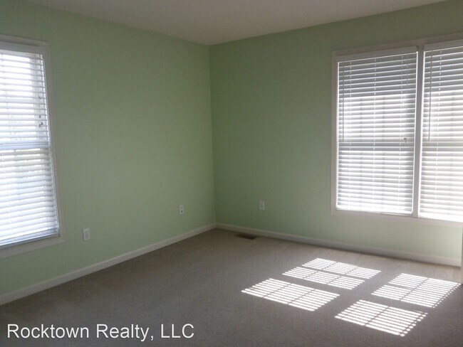 Building Photo - 2 br, 2.5 bath House - 1039 Alexander Hami...